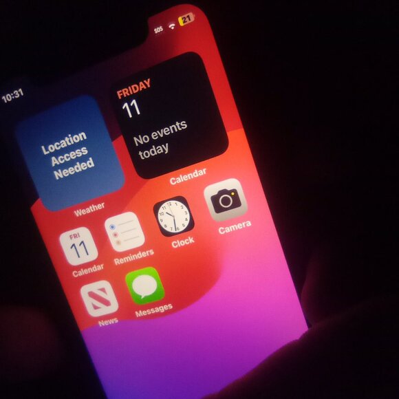 iPhone 11 good condition - Picture 1 of 2